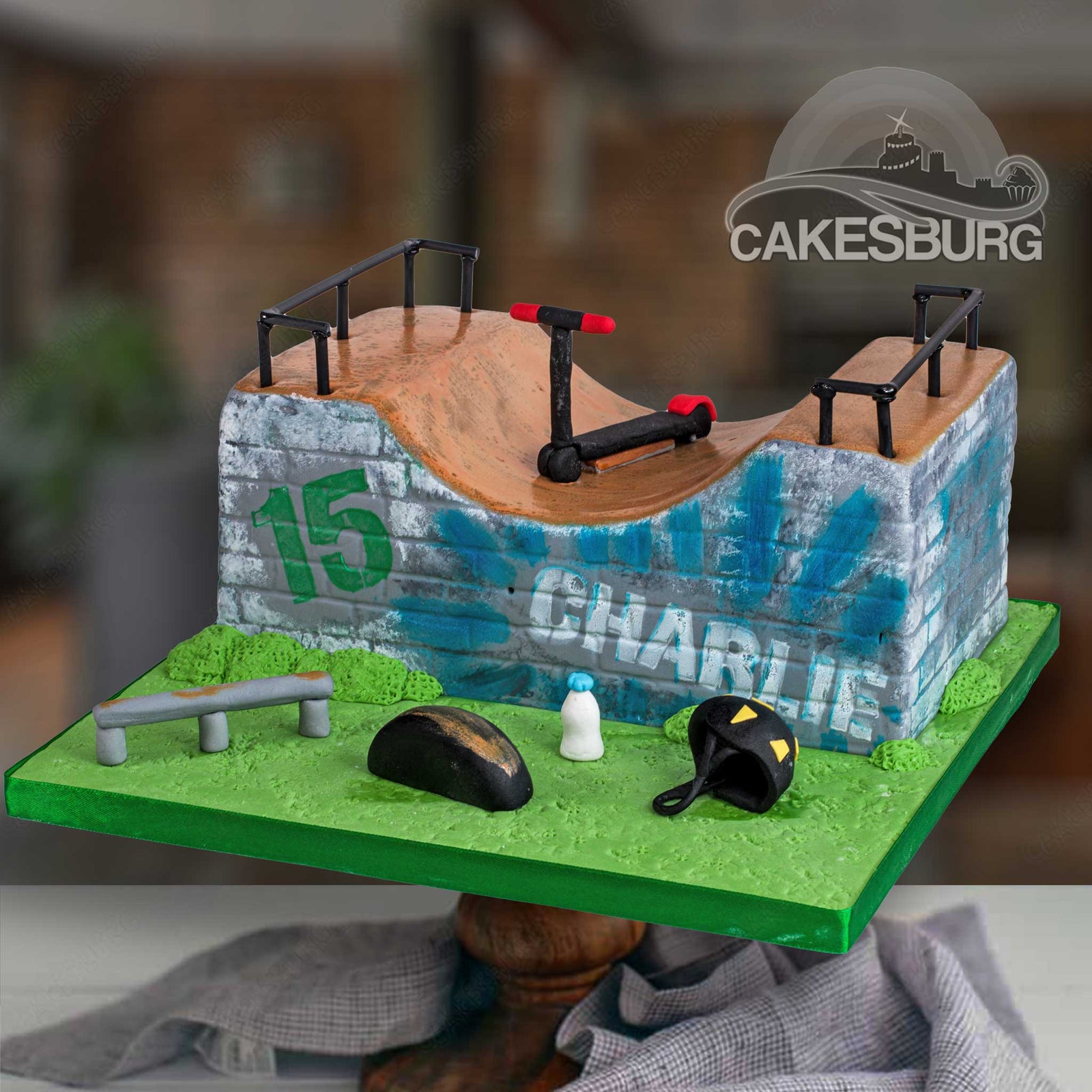 Round Ramping Cake Half Pipe Skate / Scooter Ramp Cake