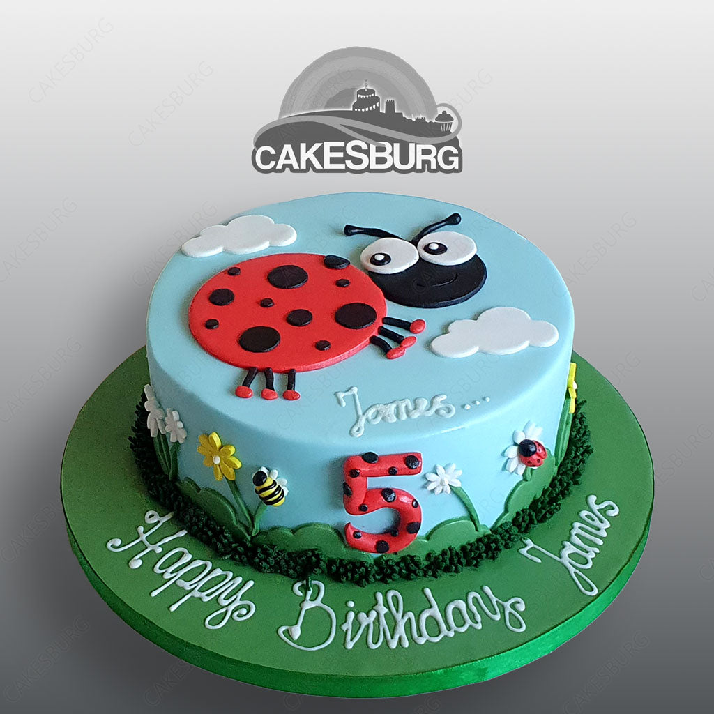 Ladybug Cake Design Stock Photo - Download Image Now - Animal, Beetle,  Birthday - iStock
