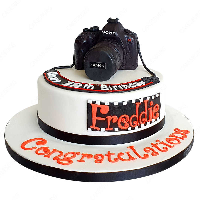 Photographers birthday cake with a photo camera on top Stock Photo | Adobe  Stock